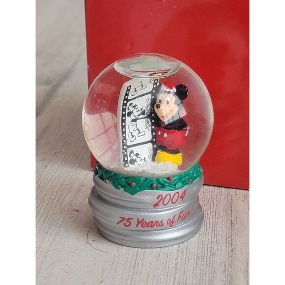 Mickey Mouse mini snow globe 75 years of fun xmas figure - Picture 2 of 6